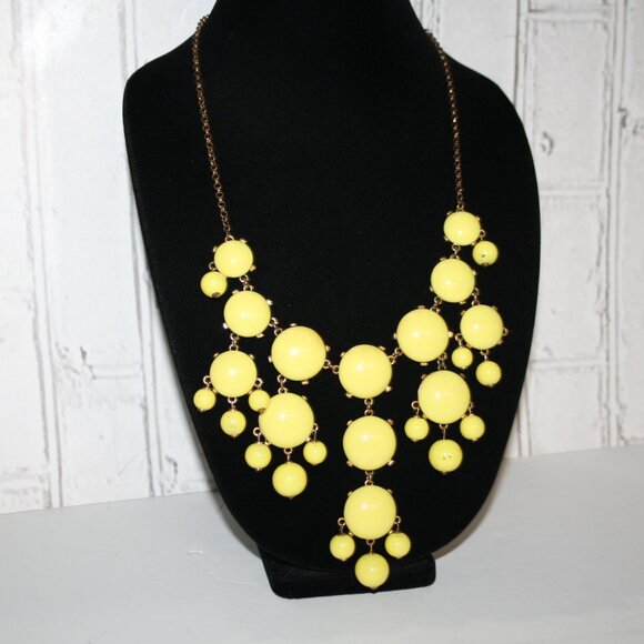 Beautiful gold and yellow bib style necklace by Liz Claiborne 24-26" - Picture 5 of 6